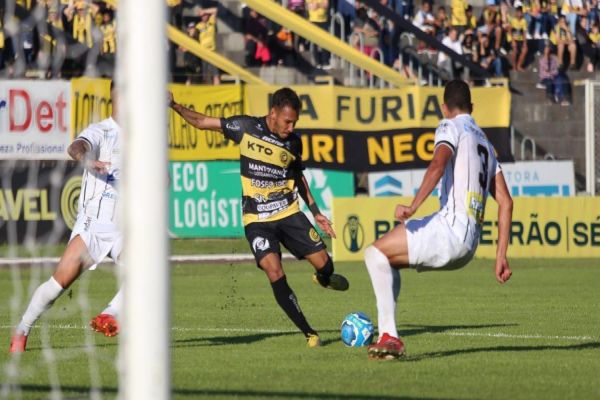 Imagem referente a notícia: FC Cascavel empata com Operário pelo Campeonato Brasileiro