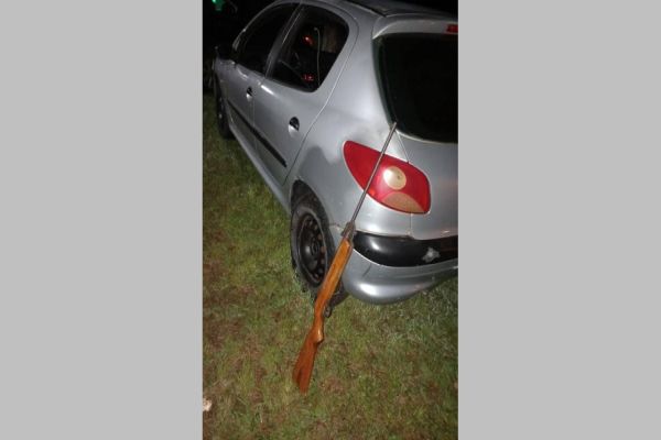 Polícia Militar de Cafelândia prende indivíduo por direção perigosa e porte ilegal de arma de fogo