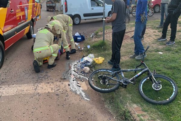 Ciclista sofre fratura exposta e TCE Moderado após violenta colisão no Jardim Verdes Campos