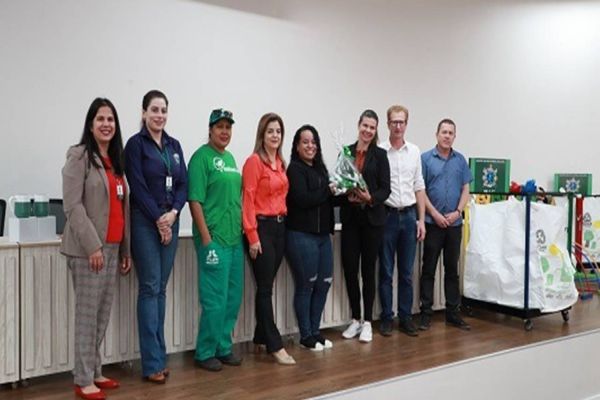 Lançamento de projeto, limpeza de rio e plantio de árvores marcam o Dia do Meio Ambiente