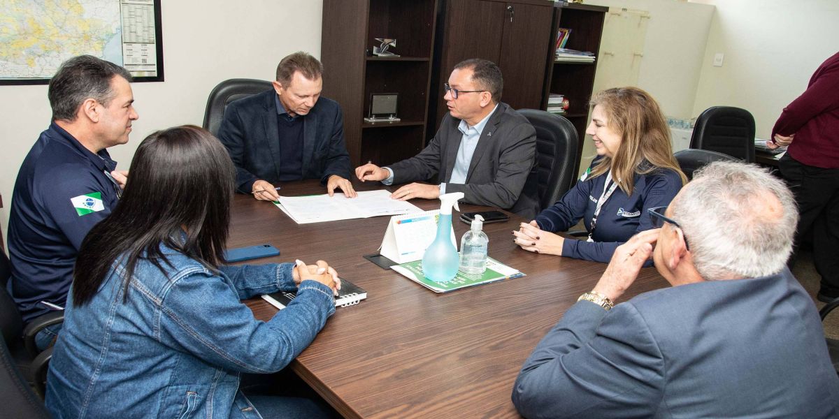 Parceria entre Detran-PR e Jucepar agiliza transferência de veículos de pessoas jurídicas