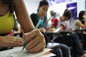Professores do Paraná apontam bets, escala 6x1 e SUS como possíveis temas da redação do Enem 2026