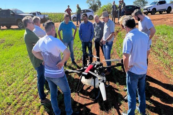 Inédito: Câmara de Corbélia aprova uso de drone para aplicação de agrotóxicos e biocidas