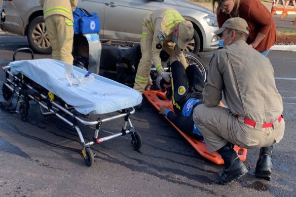 Imagem referente a notícia: Motociclista fica ferido após colisão com automóvel no Bairro Pacaembu