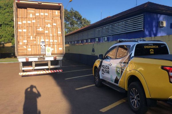 PRE apreende caminhão com cigarros contrabandeados após perseguição em Iracema do Oeste
