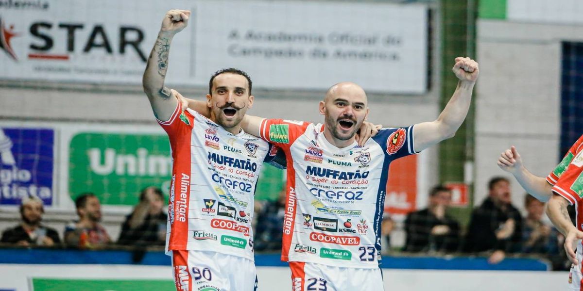 Cascavel Futsal goleia Marreco em despedida do Ginásio da Neva