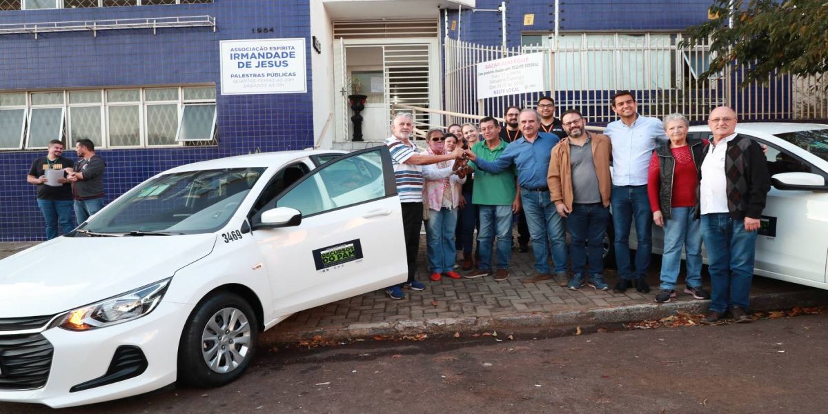 Adefica e albergue recebem veículos novos que auxiliarão nas ações das entidades