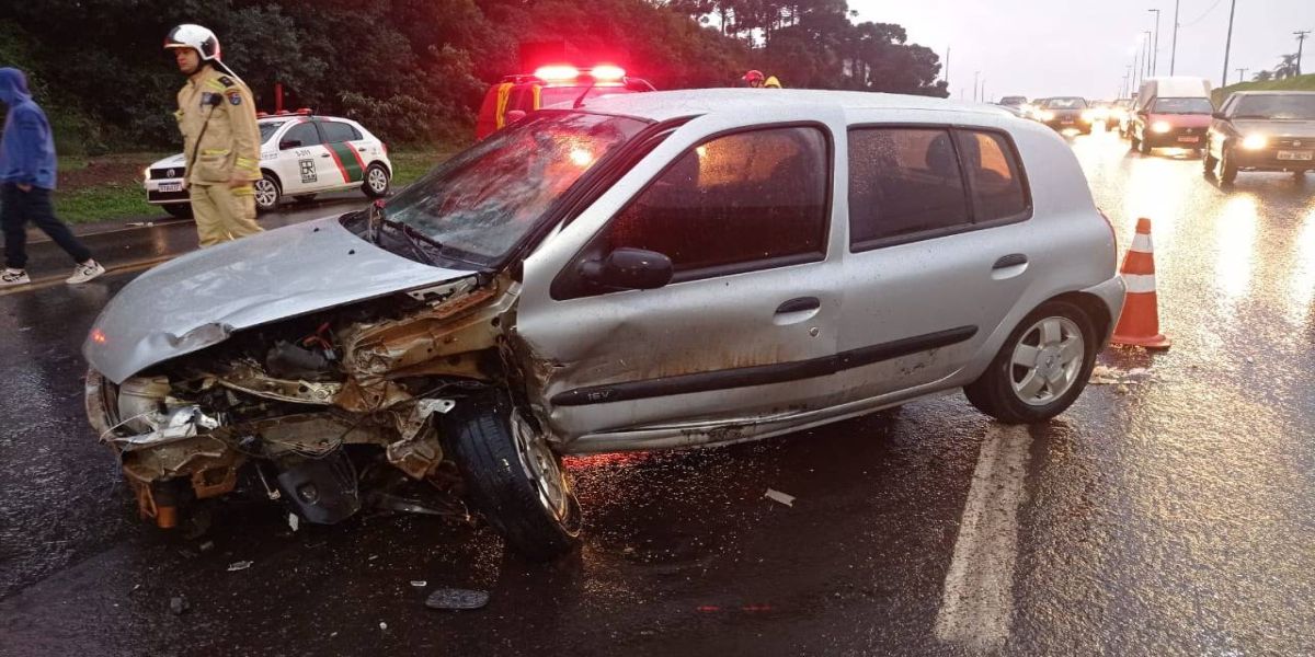 Motorista embriagado causa colisão frontal na BR-277 em Cascavel