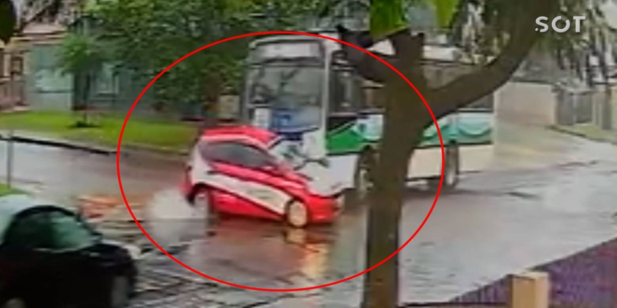 Mulher fica ferida após colisão entre ônibus e dois carros no Bairro Santa Cruz