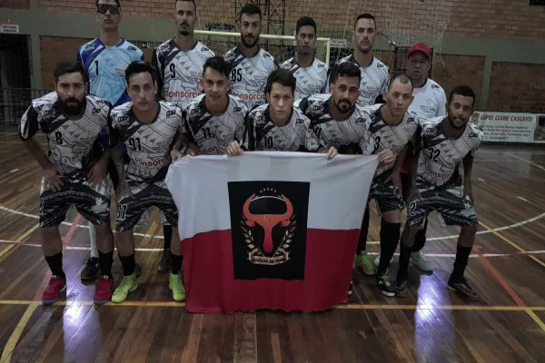 Foto relacionada a notícia: Novilha de Ouro conquista o bicampeonato da Copa Pró Saúde Massoterapia de Futsal