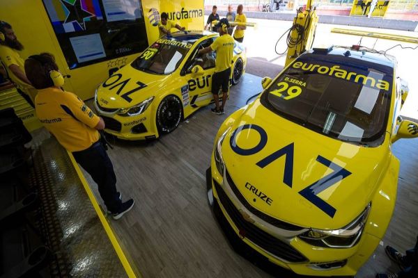 Carro e pilotos da Stock Car estarão no Calçadão da Brasil