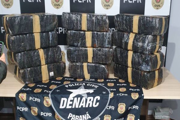 Imagem referente a notícia: Denarc de Cascavel realiza apreensão de 216 kg de maconha em Jotaesse