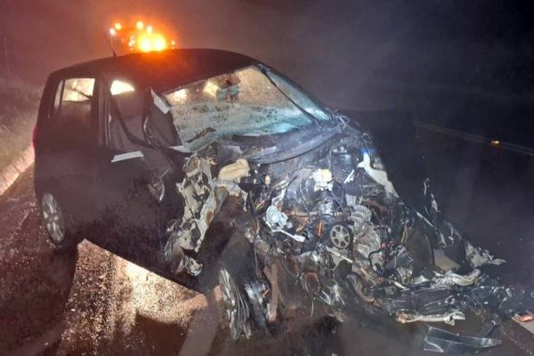 Colisão frontal entre Fox e caminhão baú é registrada na BR-369 em Corbélia