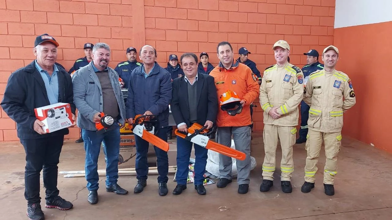 Foto relacionada a notícia: Defesa Civil de Nova Aurora recebe kit de aproximadamente R$50 mil indicado pelo deputado Batatinha