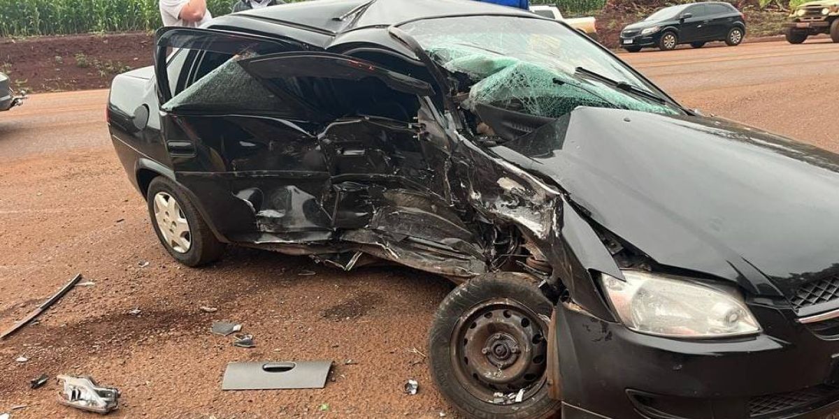 Jovem de 21 anos fica ferida em colisão de trânsito na PR-486 em Assis Chateaubriand