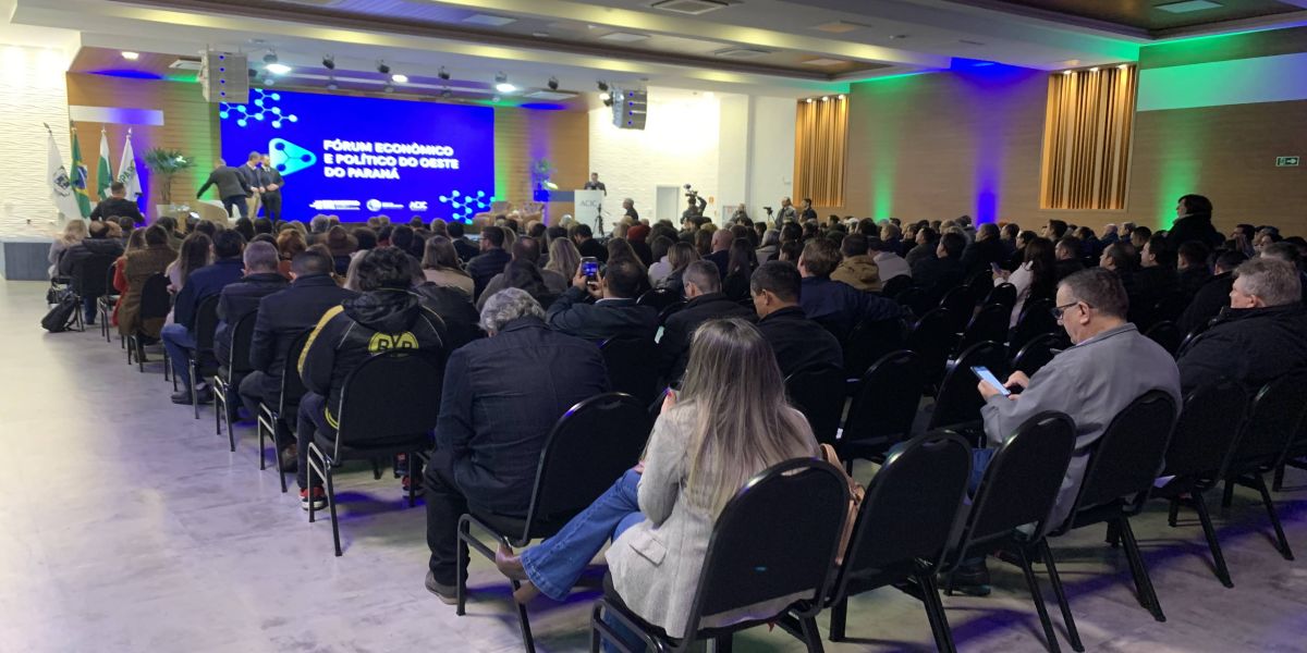 Fórum Econômico e Político do Oeste do Paraná reúne lideranças em prol do desenvolvimento regional