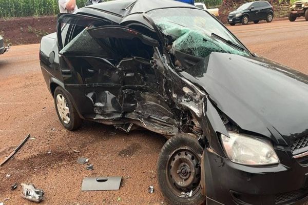 Jovem de 21 anos fica ferida em colisão de trânsito na PR-486 em Assis Chateaubriand