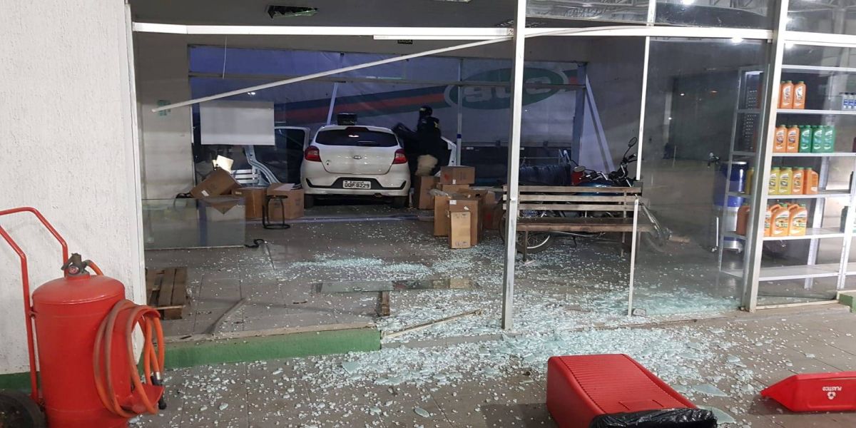PRF prende homem após perseguição e invasão à loja na BR-376 no Paraná