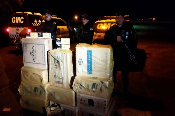 Homem é preso pela GM com grande quantidade de cigarros contrabandeados na BR-467 em Cascavel
