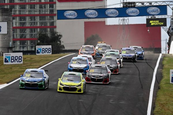 Stock Series: Rimbano vence corrida de grandes duelos em Cascavel