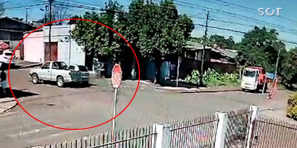 Câmera de monitoramento registra colisão de trânsito no bairro Morumbi, em Cascavel