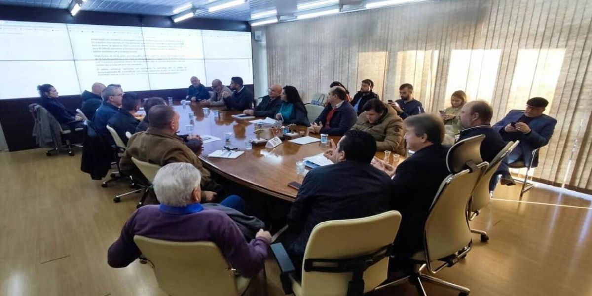 Novo valor do vale alimentação e pagamento do 13º foram temas da reunião do secretariado municipal