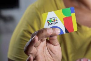Corbélia reduz famílias no Bolsa Família e supera em seis meses saldo de empregos de todo 2025