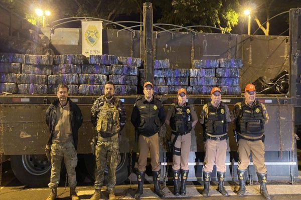 PRE apreende aproximadamente quatro toneladas de maconha em abordagem na PR-317