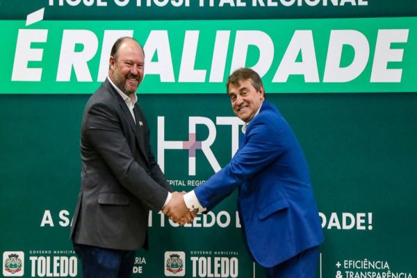 Emoção marca a assinatura do contrato de gestão do Hospital Regional de Toledo
