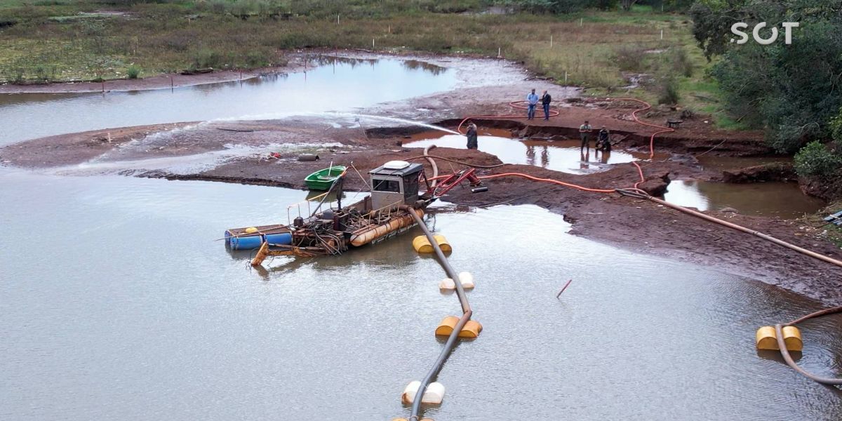 Desassoreamento do Lago Municipal de Cascavel avança e alcança quase 50% de conclusão