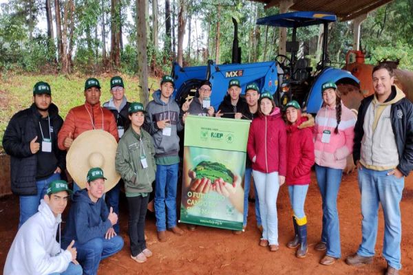 Alunos do Colégio Agrícola de Cascavel se destacam no curso de Agricultura de Precisão