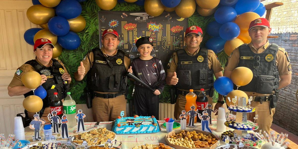 Policiais Militares realizam visita emocionante a aniversariante de 6 anos em Cascavel