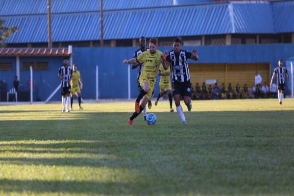 Imagem referente a notícia: Com gol mal anulado, FC Cascavel empata com Operário-MS em Campo Grande