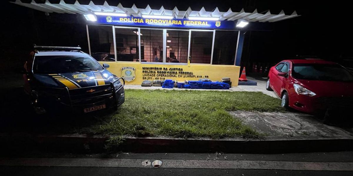PRF apreende grande quantidade de maconha em carro com sinais identificadores adulterados na BR-277
