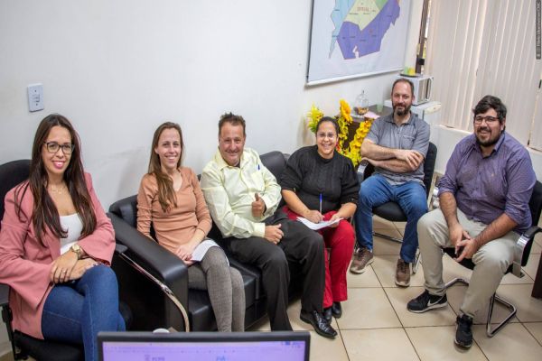 Acessibilidade no transporte é tema de reunião entre Melo do Pastel e Transitar