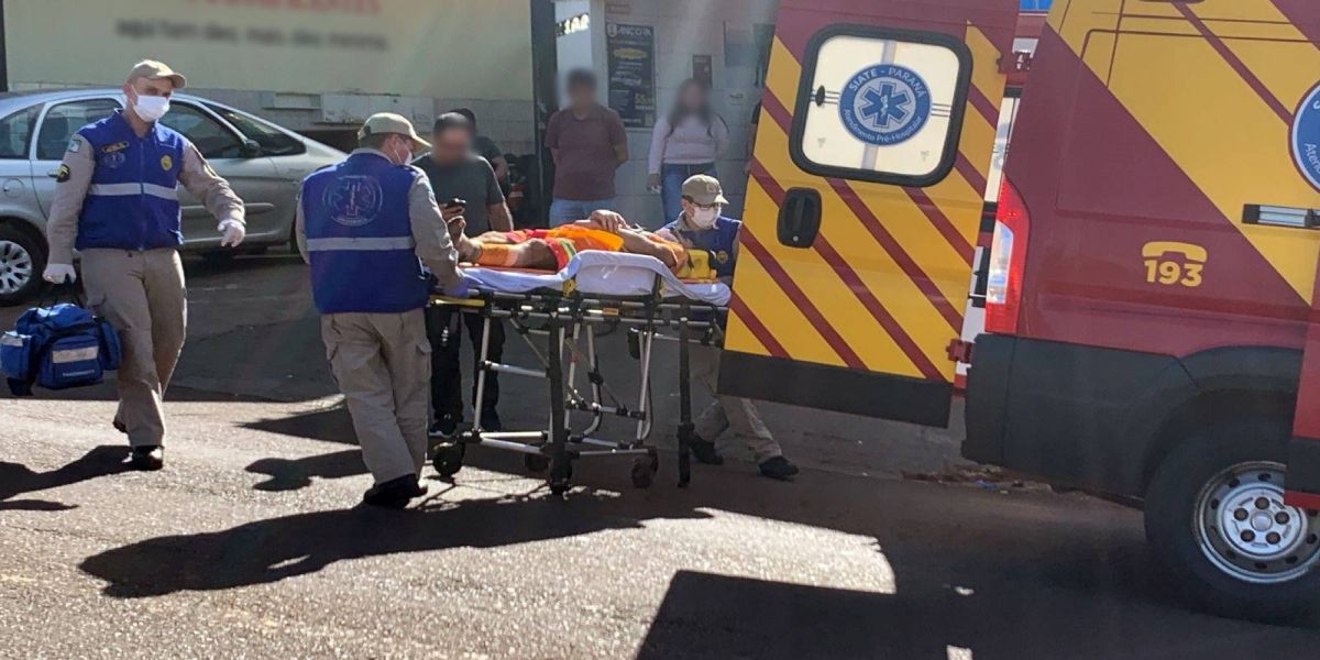 Acidente de trânsito na Rua Europa deixa motociclista ferido em Cascavel