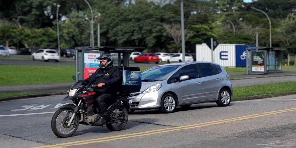 Moto ideal e revisão em dia ajudam a enfrentar a concorrência no delivery