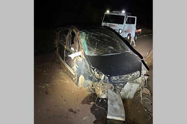 Condutora sofre ferimentos leves em capotamento na PR-486 entre Cascavel e JotaEsse