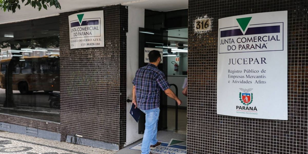 Junta Comercial do Paraná chega aos 131 anos como uma das mais rápidas do País para as empresas