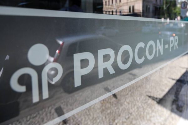 Aumento de 20%: Procon-PR atende 237 mil consumidores de janeiro a novembro de 2025