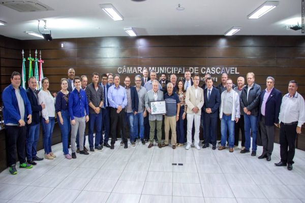 CEONC é homenageado por 30 anos de dedicação ao tratamento oncológico