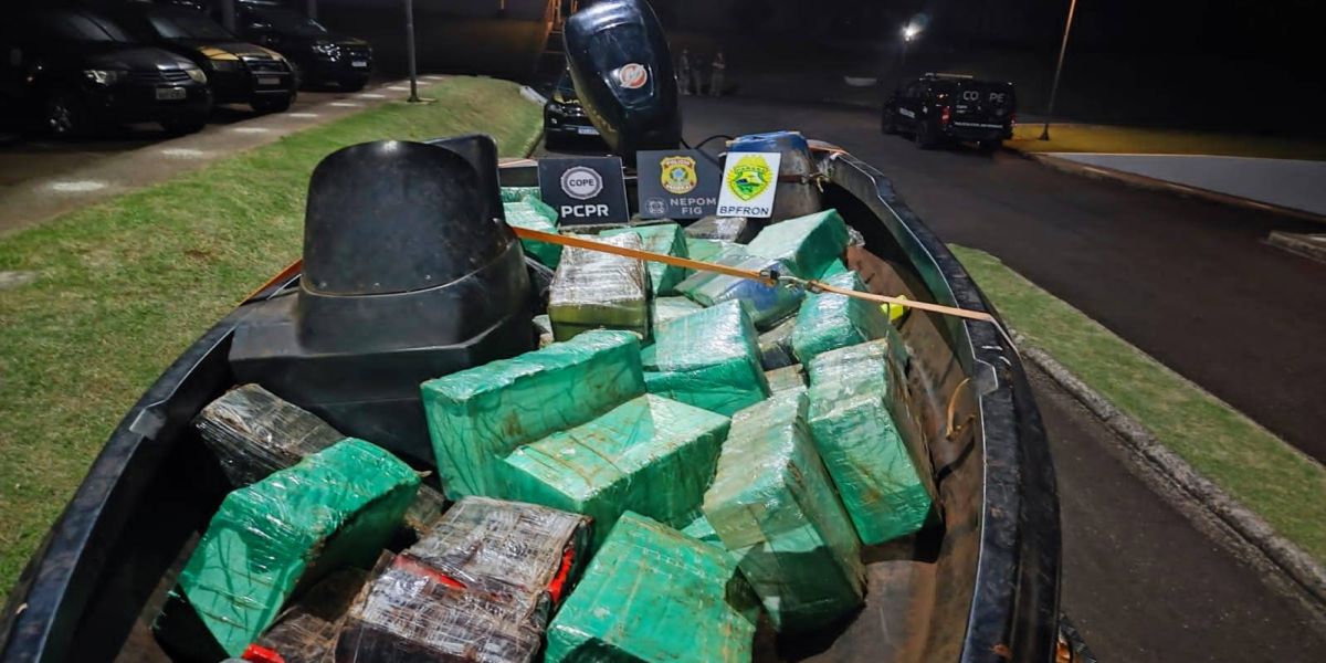 BPFRON, Polícia Civil e Polícia Federal apreendem quase 1 tonelada de maconha em Santa Helena