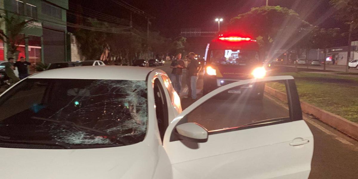 Homem fica gravemente ferido após ser atropelado por automóvel na Avenida Barão do Rio Branco