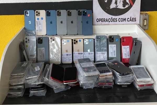 Polícia Rodoviária Federal apreende 71 celulares em operação de fiscalização na PR-317