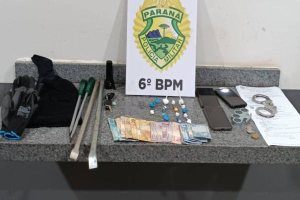 PM realiza prisão por tráfico de drogas e cumpre mandado de prisão no bairro Cascavel Velho