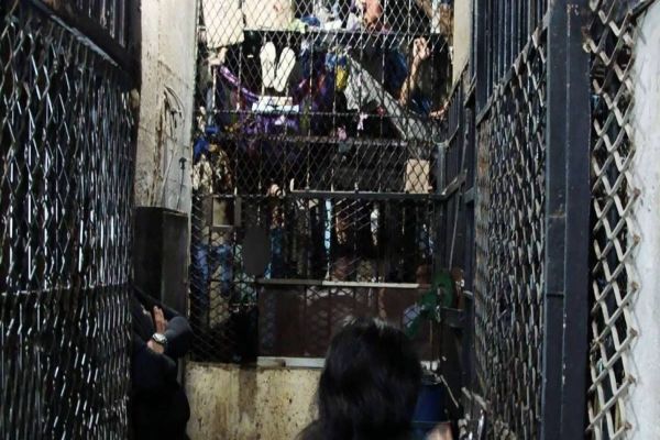 Cadeia em Cascavel com 1000% de superlotação deveria estar inativa desde 2016