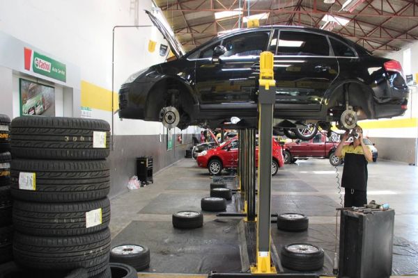 Detran-PR reforça importância da manutenção dos veículos para uma viagem de férias tranquila