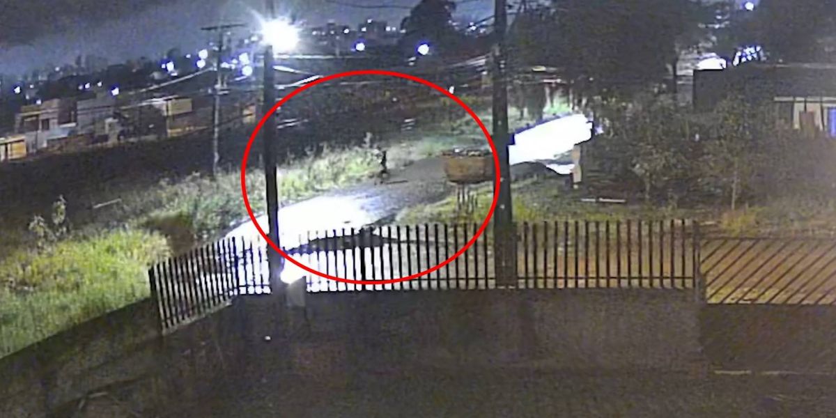 Câmera de segurança registra o momento em que Taciana é arrastada para mata antes de ser morta