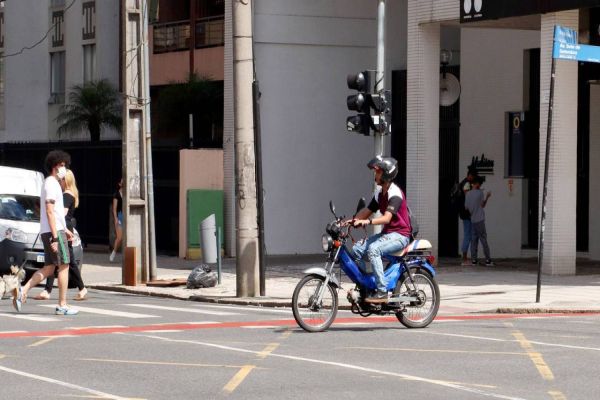 Conheça as novas normas de trânsito para ciclomotores, patinetes, bicicletas e skates