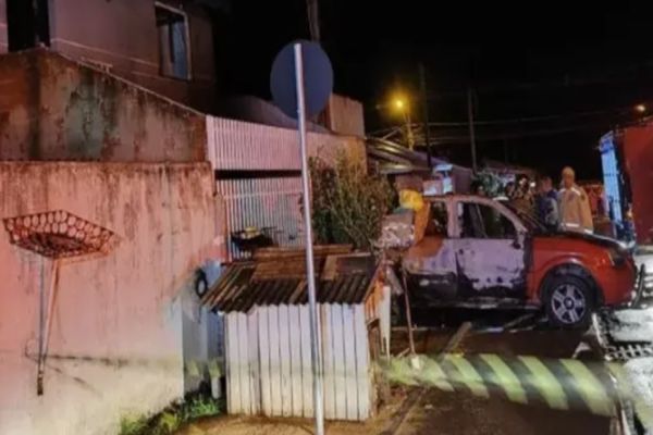 Marido inconformado com separação põe fogo em casa e mata família em Fazenda Rio Grande
